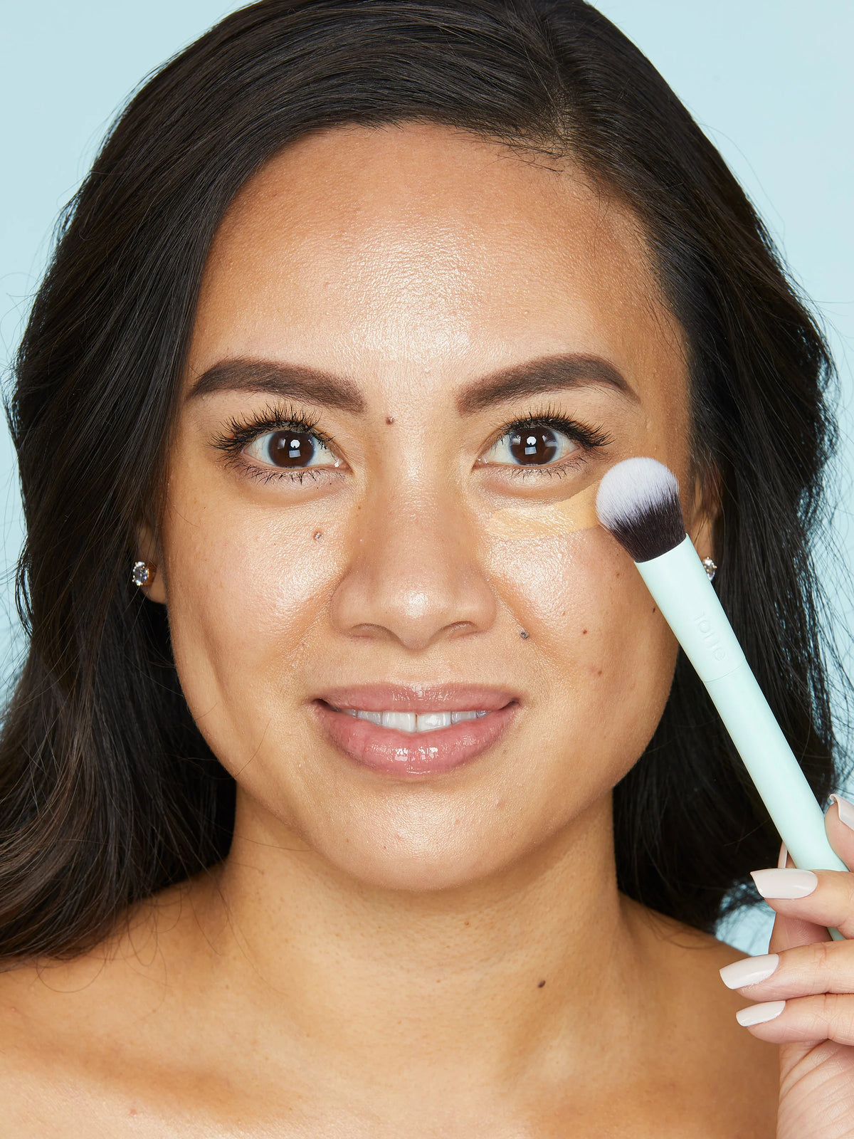 fluffy concealer brush